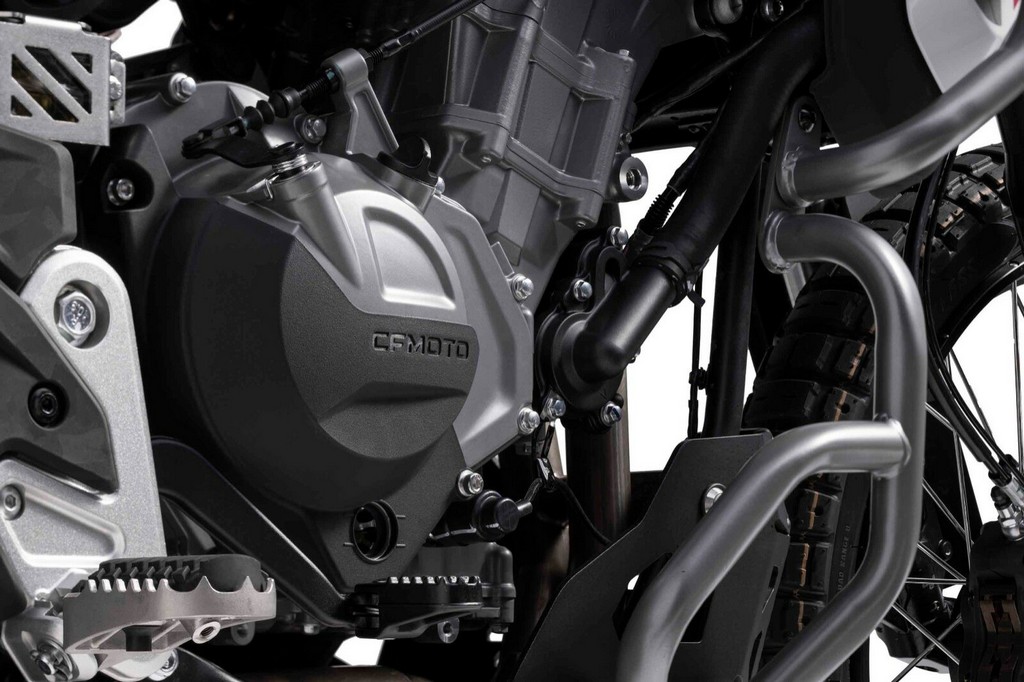 450MT boční kryty motoru