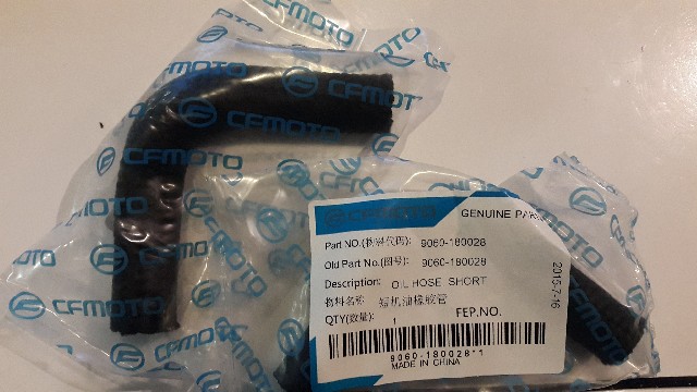 Olejová hadice chladiče - zahnutá